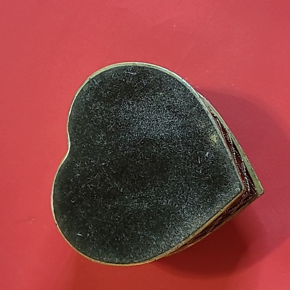 Bombat Co.  Burg. Red Trinket Box. used but In good condition, some slight wear - Picture 4 of 5